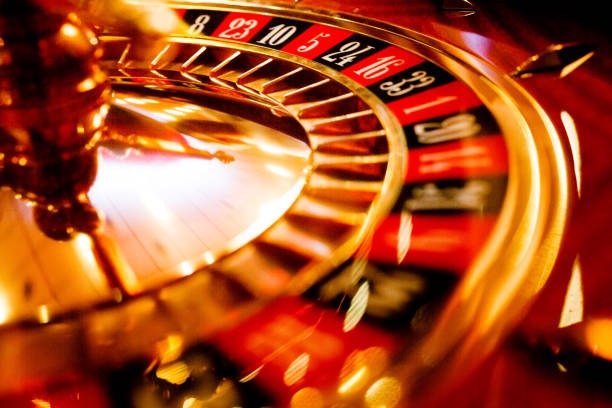 Casino Hold'em live dealer table on lion78 showing community cards and player decision points